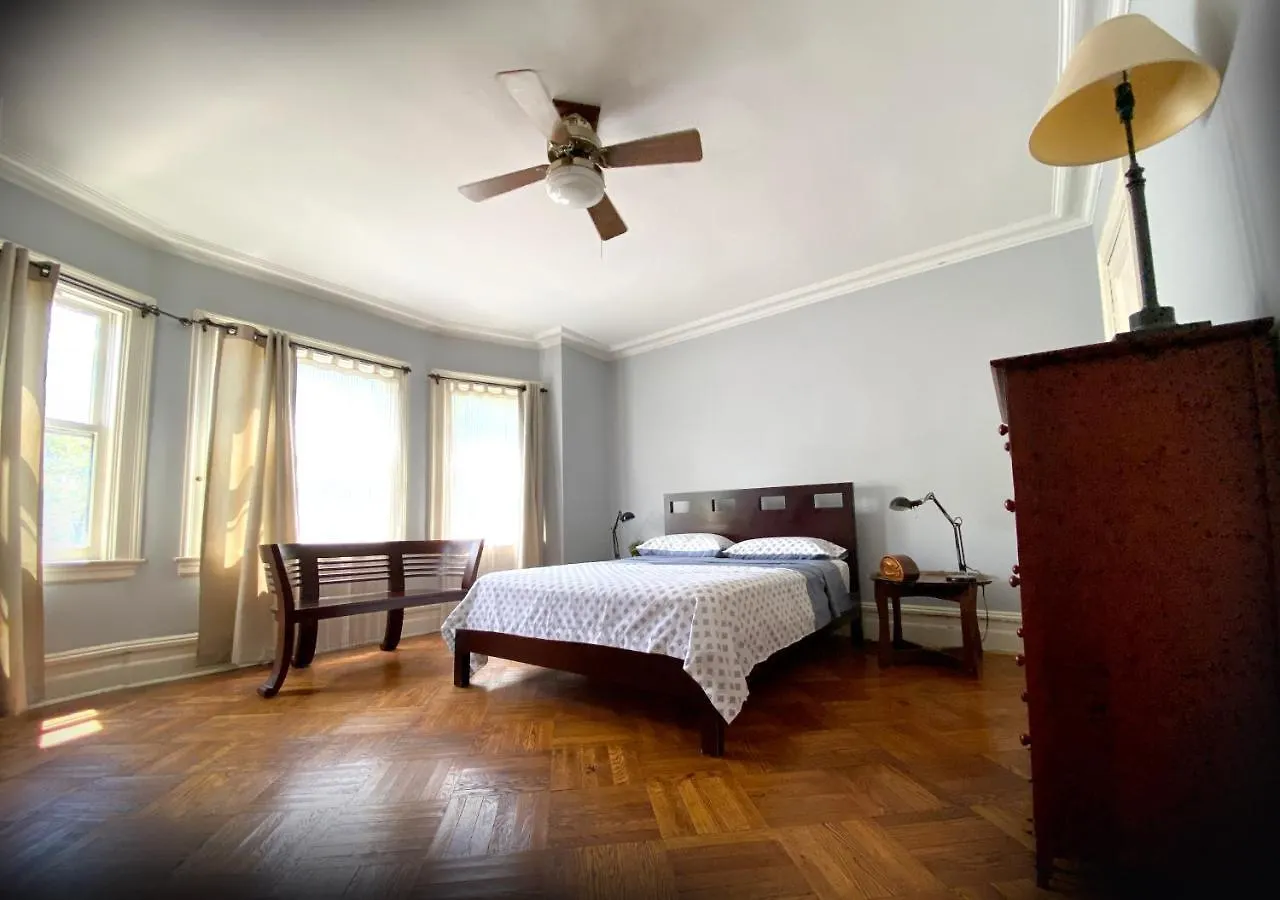 Spacious Bedroom In A Brooklyn House Shared With Host New York 0*,